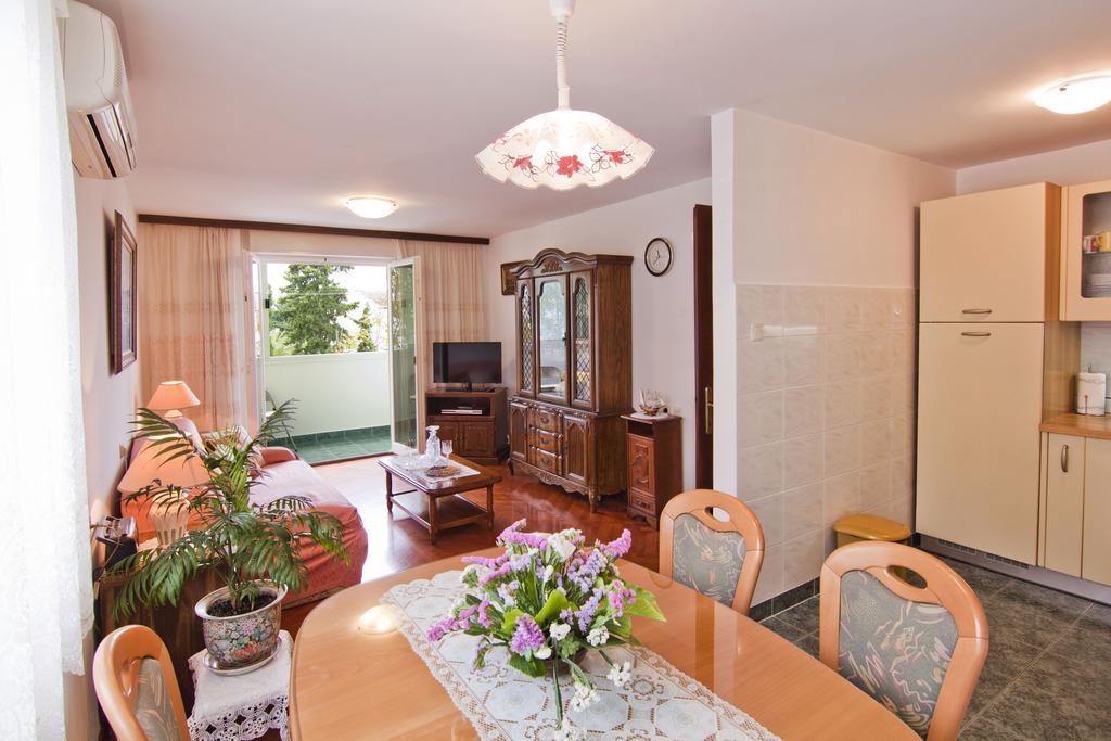 Apartment Tennis Split Rum bild